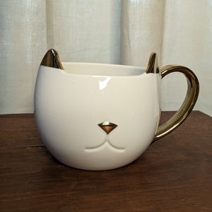 Pinky Up white Chloe ceramic cat coffee mug